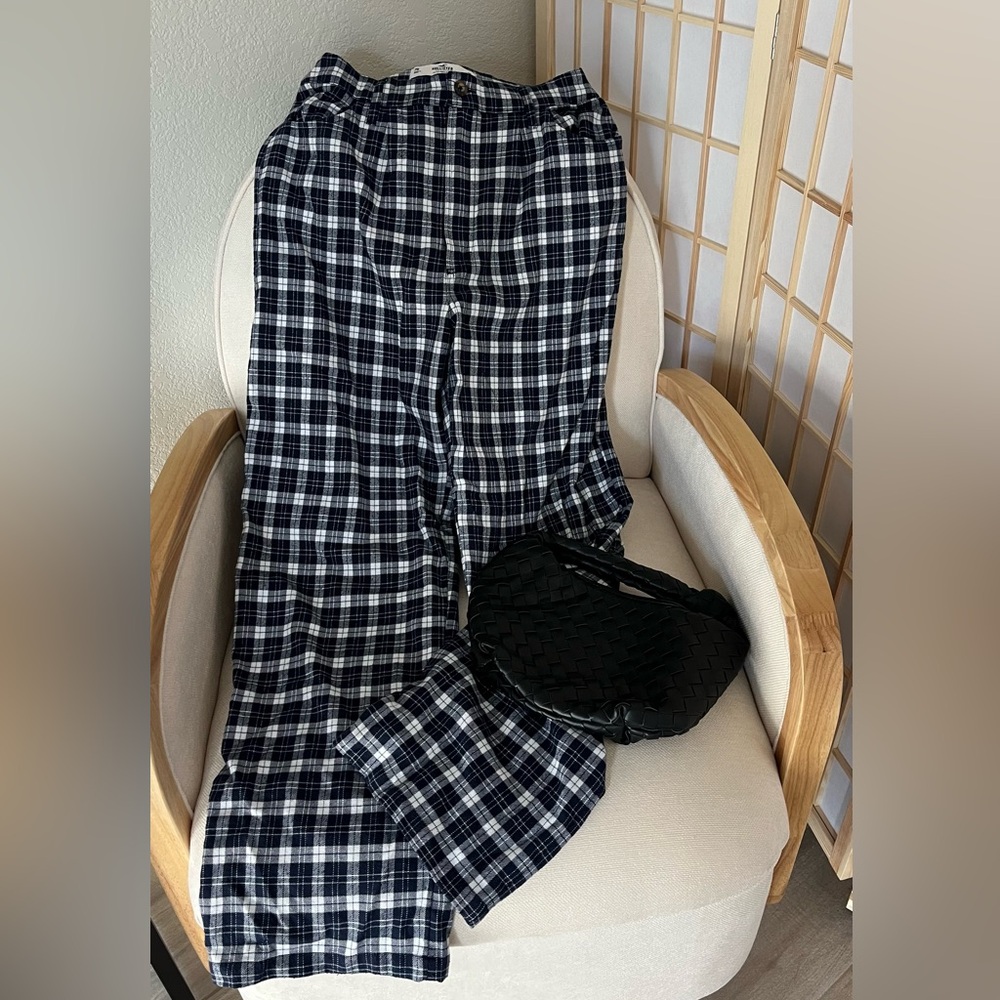 Hollister Navy and White Plaid Pants